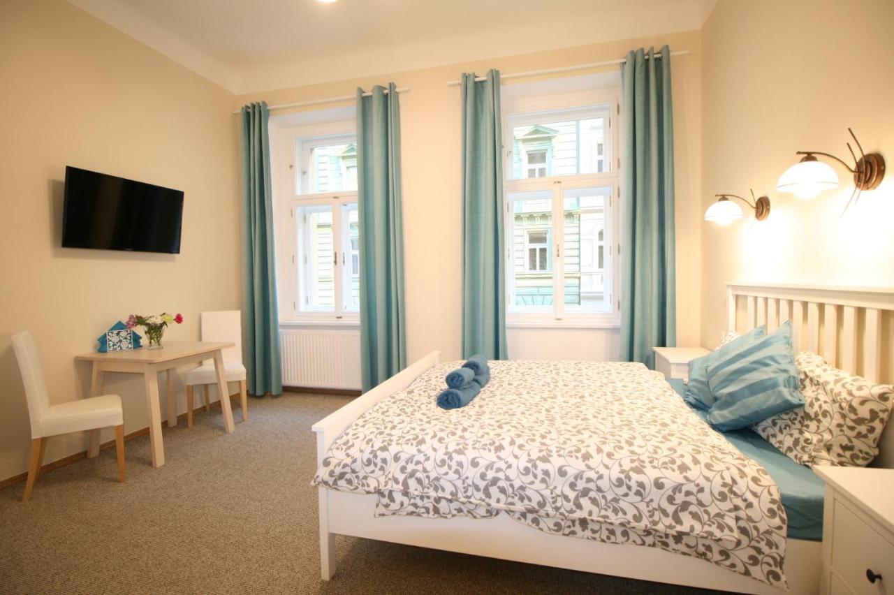 Finnem Rentals Tyrsova Prague Extérieur photo