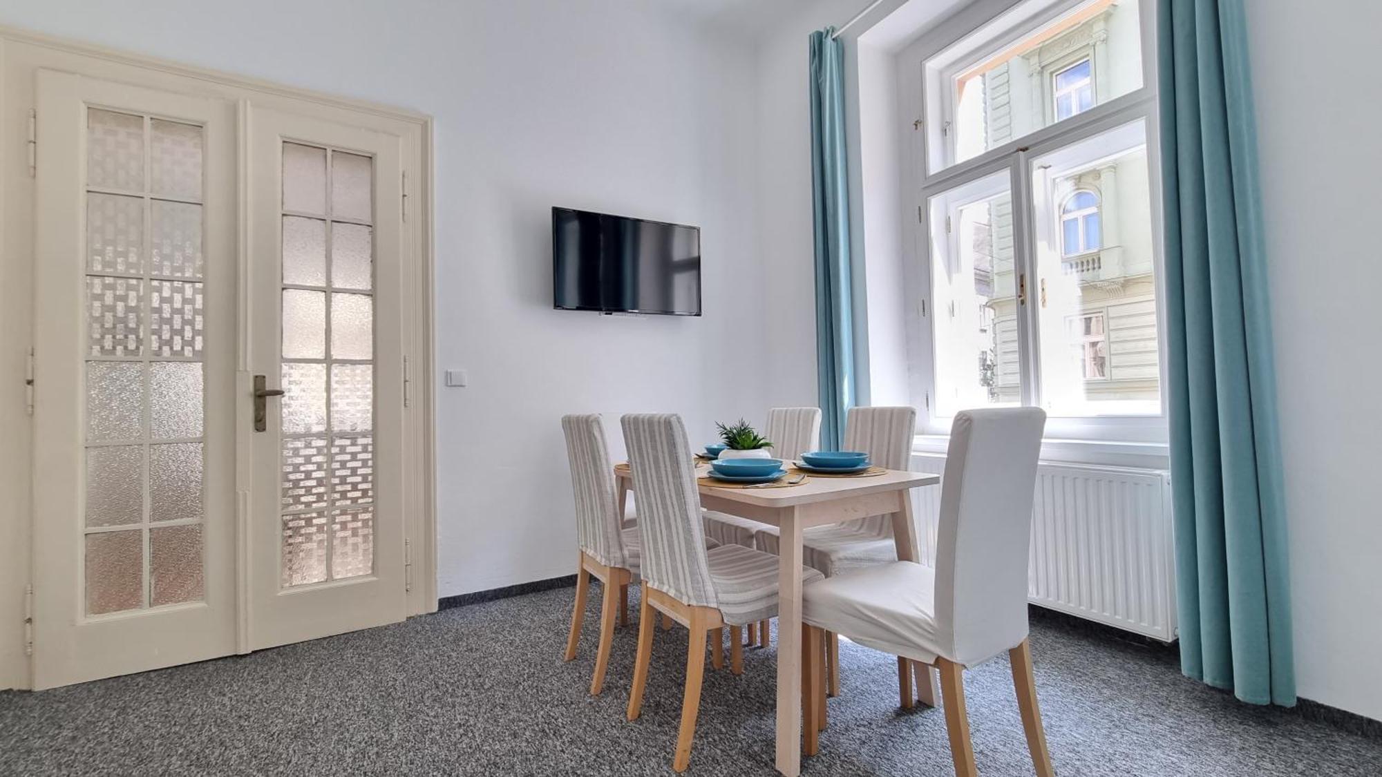Finnem Rentals Tyrsova Prague Extérieur photo
