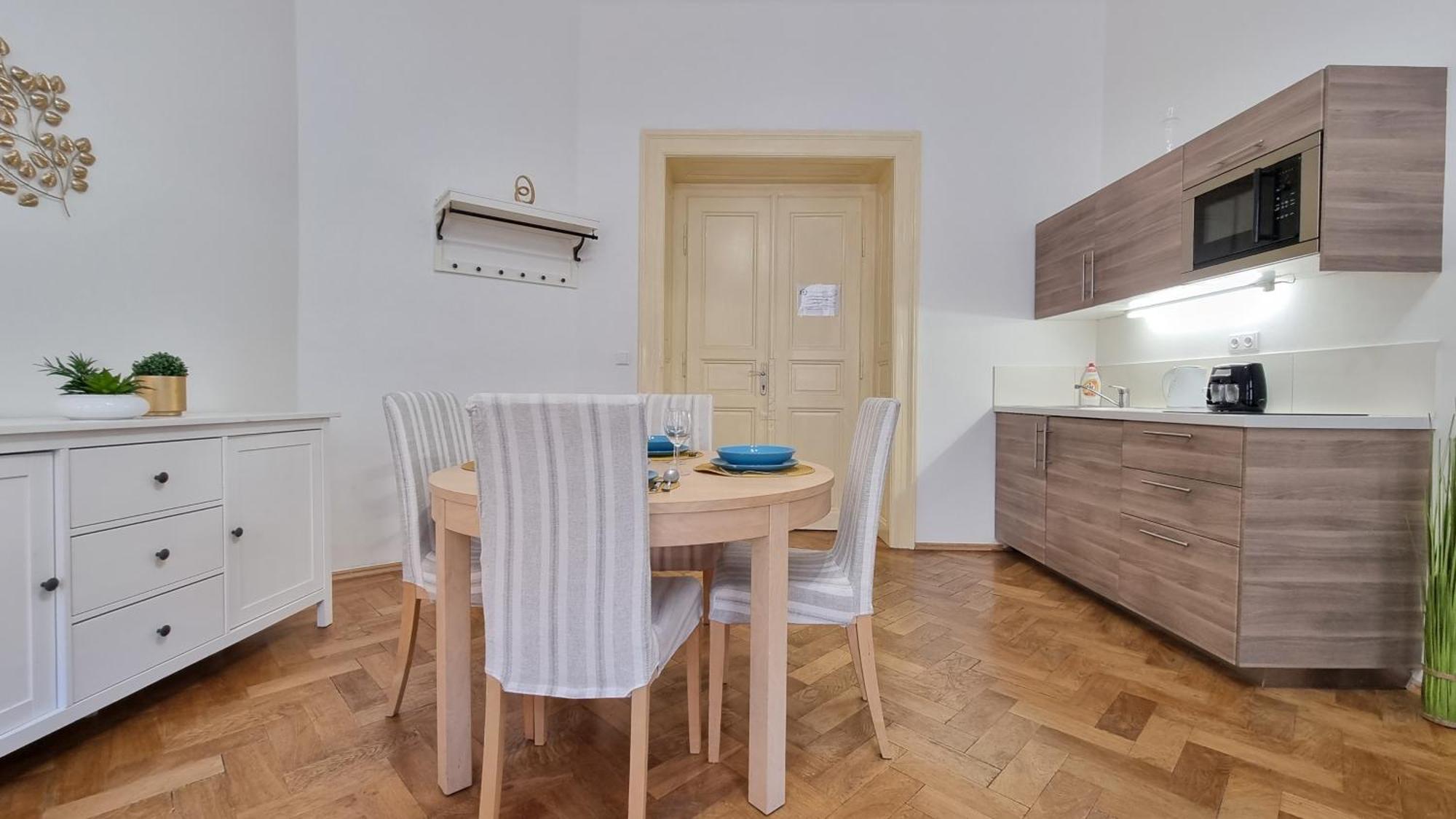 Finnem Rentals Tyrsova Prague Extérieur photo