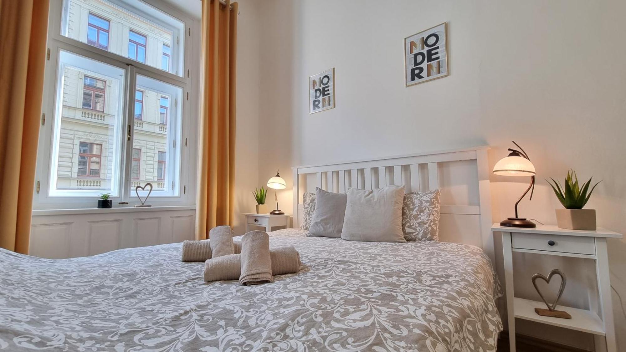 Finnem Rentals Tyrsova Prague Extérieur photo